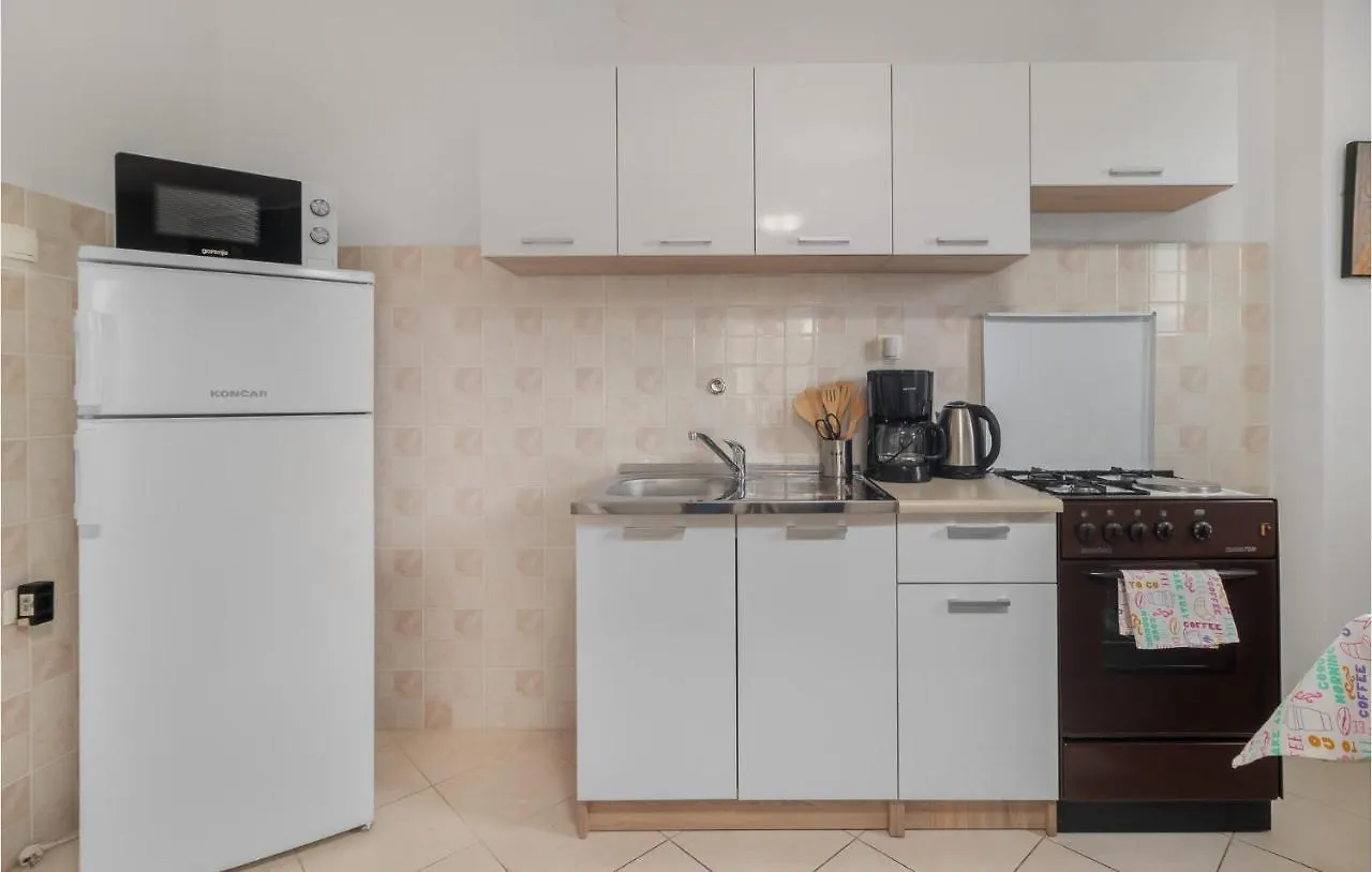 2 Bedroom Stunning Apartment In Novi Vinodolski Croatia