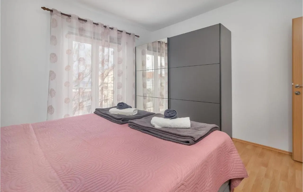 2 Bedroom Stunning Apartment In Novi Vinodolski