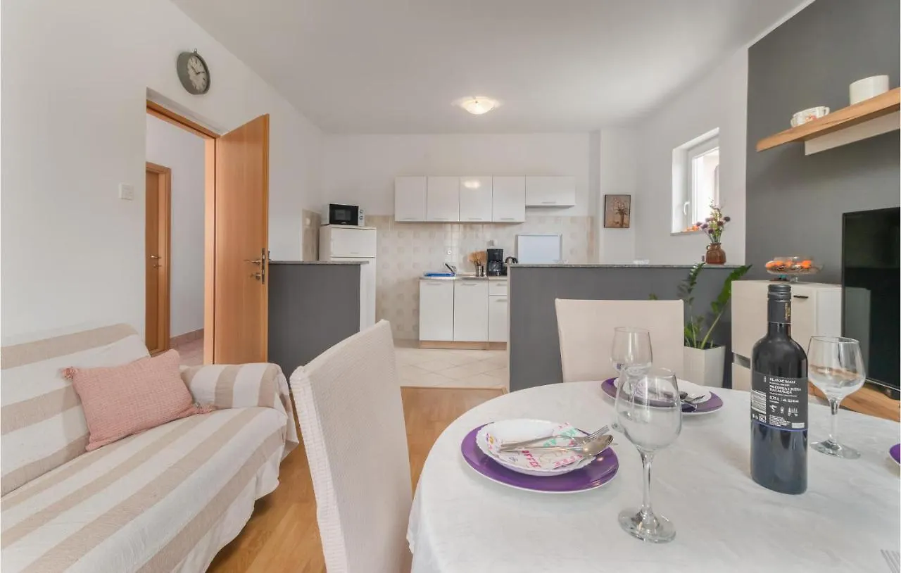 2 Bedroom Stunning Apartment In Novi Vinodolski