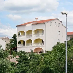  Apartman With A Parking Space - 5526